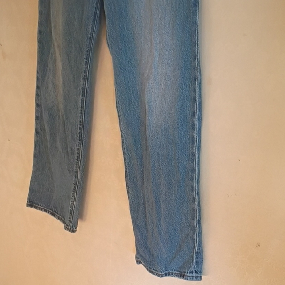 Levi's Premium Ribcage Straight Button Fly  Jeans. Size 28.Great For School. - Picture 5 of 12